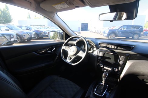 Used 2022 Nissan Rogue Sport SV w/ Technology Package image 24