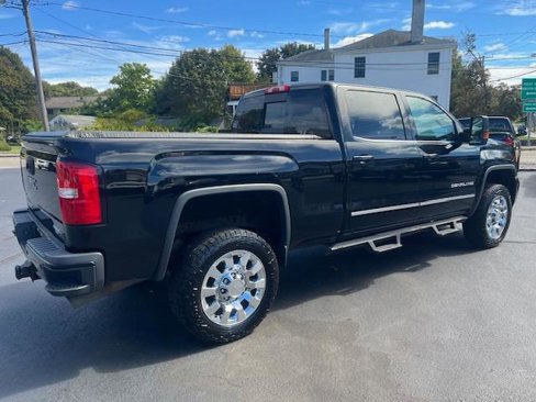 Used 2017 GMC Sierra 2500 Denali image 5