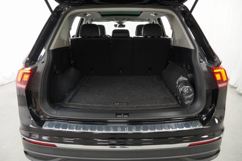 Used 2022 Volkswagen Tiguan SE image 34