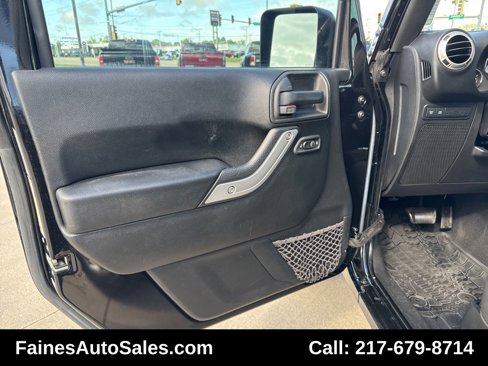 Used 2016 Jeep Wrangler Rubicon w/ Power Convenience Group image 59