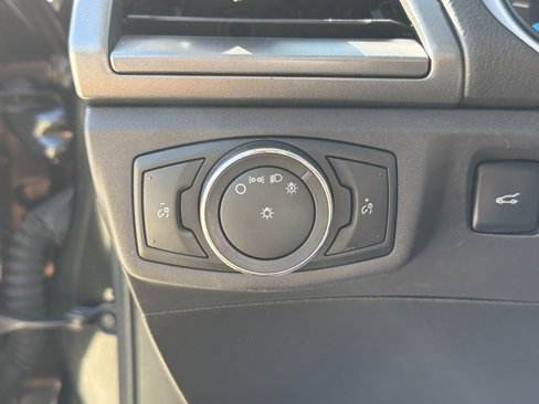 Used 2015 Ford Fusion SE image 38