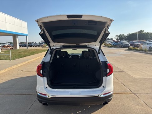Used 2019 GMC Terrain SLT w/ Preferred Package image 12