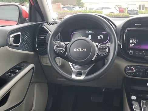 Used 2023 Kia Soul EX image 22