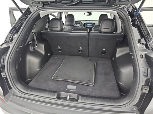Used 2021 Jeep Cherokee Latitude Plus image 17