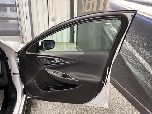 Used 2023 Chevrolet Malibu LT image 24