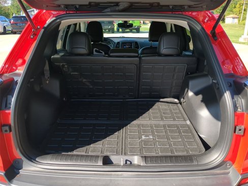 Used 2019 Jeep Cherokee Trailhawk w/ Cold Weather Group image 24