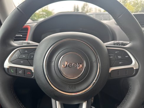 Used 2020 Jeep Renegade Latitude image 23