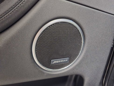 Used 2023 Land Rover Discovery Sport SE image 28