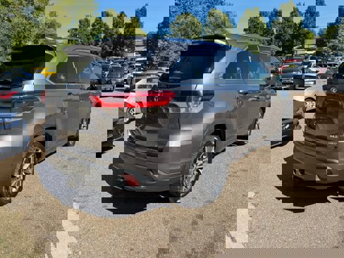 Used 2017 Toyota Highlander XLE image 7