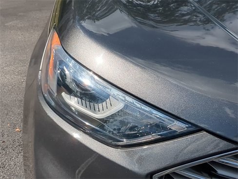 Used 2020 Ford Edge SE image 10