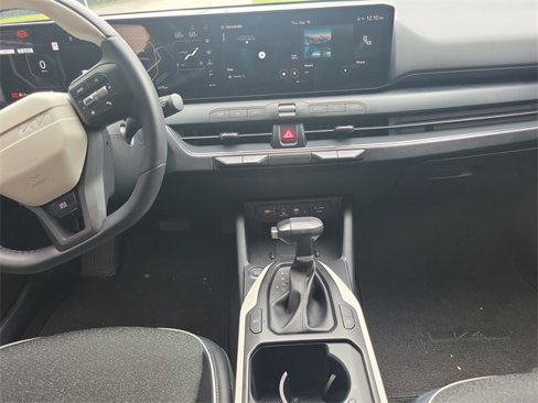 Certified 2025 Kia K4 GT-Line image 10