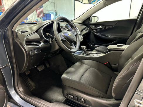 Used 2021 Chevrolet Malibu LT image 9