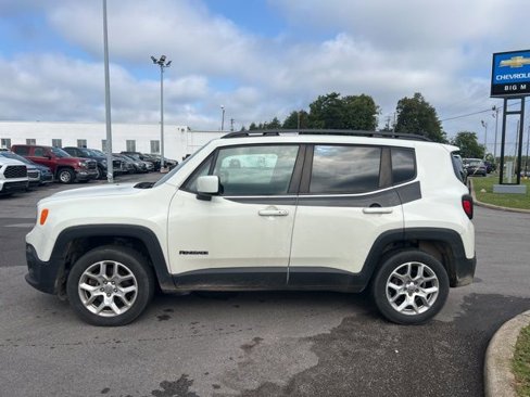 Used 2018 Jeep Renegade Latitude w/ Cold Weather Group image 2