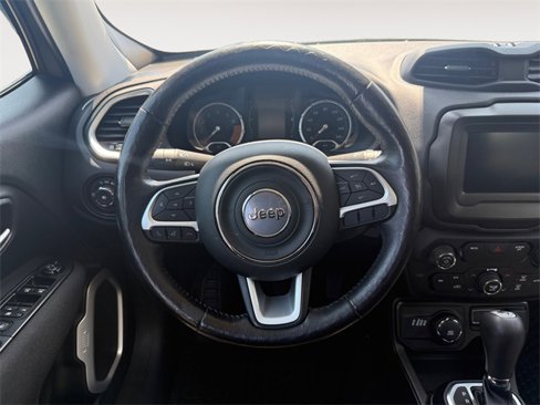 Used 2020 Jeep Renegade Latitude w/ Cold Weather Group image 12
