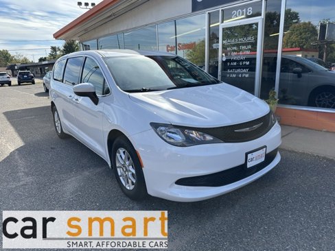 Used 2021 Chrysler Voyager LX image 1
