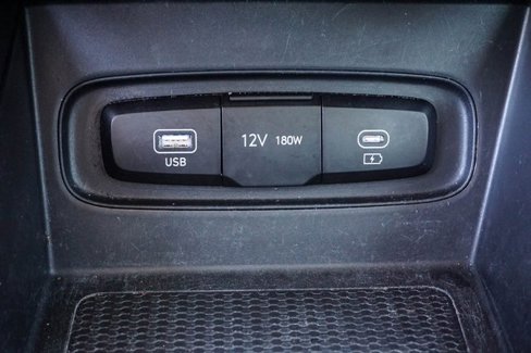 Used 2023 Hyundai Venue SEL image 26