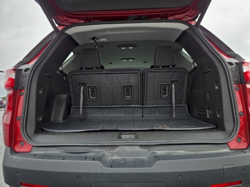 Used 2021 Chevrolet Traverse LT w/ LPO, Floor Liner Package image 5