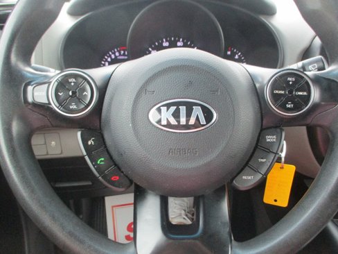 Used 2019 Kia Soul + image 8