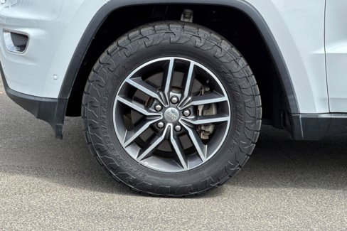 Used 2018 Jeep Grand Cherokee Limited image 30