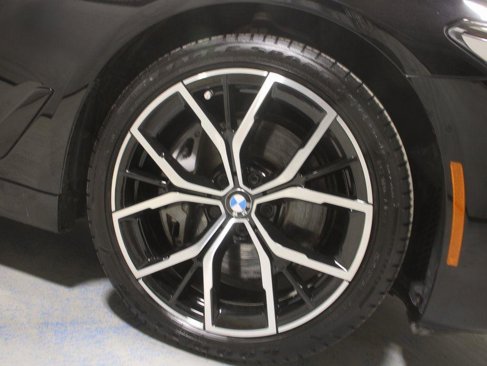 Used 2022 BMW 540i xDrive w/ M Sport Package image 23
