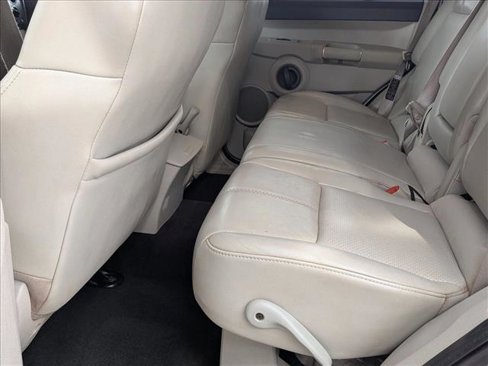 Used 2006 Jeep Commander Limited image 14