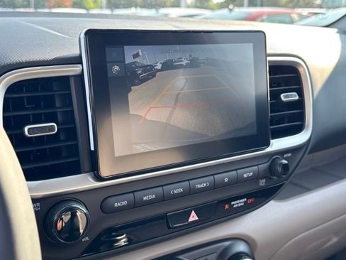 New 2025 Hyundai Venue SEL image 19