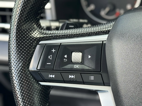 Used 2024 Mitsubishi Outlander AWD image 12