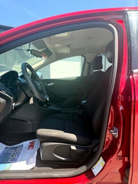 Used 2016 Ford Focus SE image 9