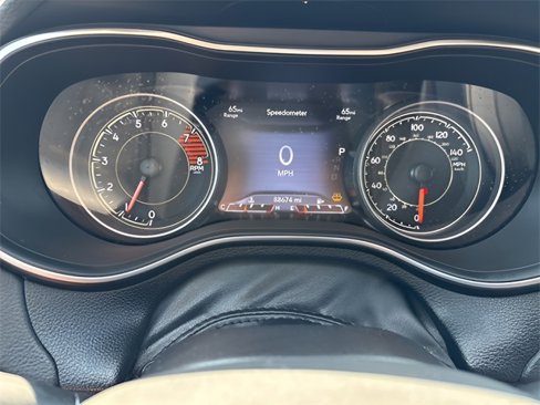 Used 2021 Jeep Cherokee Trailhawk w/ Sun & Sound Group image 12
