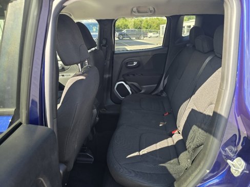 Used 2018 Jeep Renegade Latitude image 12