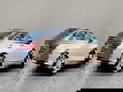 Used 2025 Chevrolet Malibu LT image 4