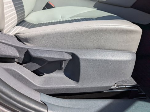 Used 2020 Toyota Camry SE w/ Cold Weather Package image 35