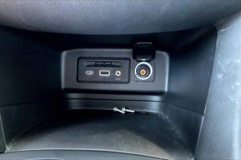 Used 2020 Chevrolet Equinox LT image 32