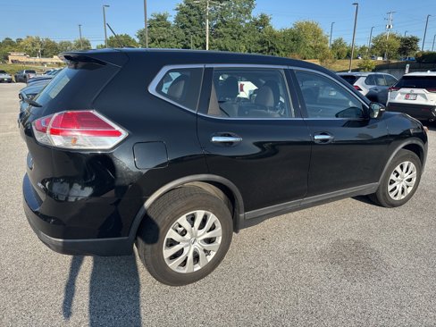 Used 2015 Nissan Rogue S image 2