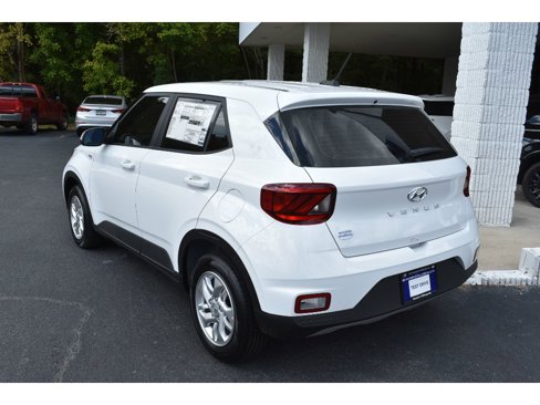 New 2025 Hyundai Venue SE image 3