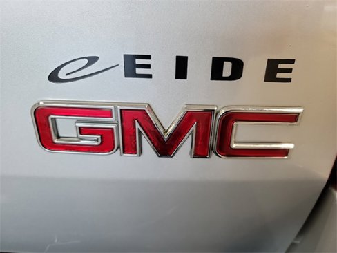 Used 2011 GMC Yukon XL SLT w/ SLT-2 Equipment Package image 28