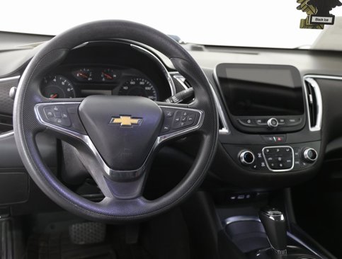 Used 2020 Chevrolet Malibu LT image 3