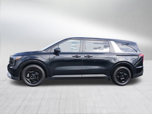 Used 2025 Kia Carnival image 6