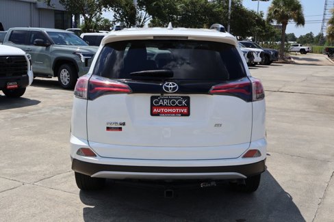 Used 2018 Toyota RAV4 SE image 20