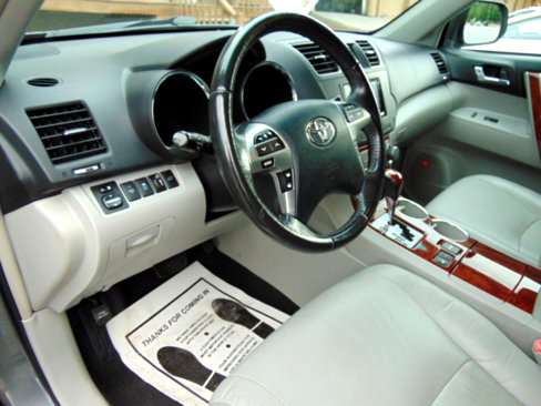 Used 2011 Toyota Highlander Limited image 9
