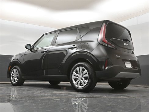 Used 2023 Kia Soul LX image 18