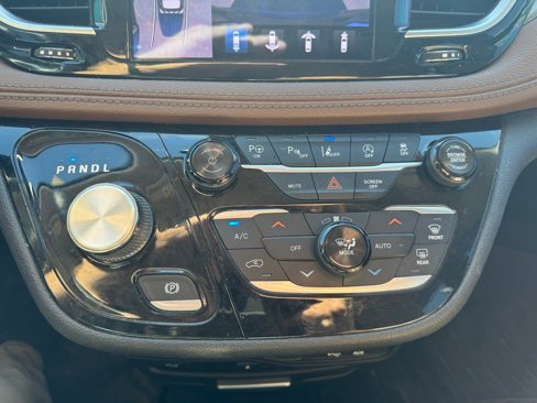 Used 2018 Chrysler Pacifica Limited w/ Advanced Safetytec Group image 17