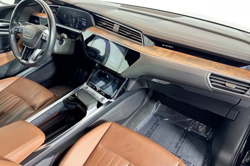 Used 2023 Audi e-tron Premium Plus w/ Premium Plus Package image 28