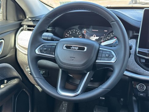 Used 2022 Jeep Compass Latitude image 22