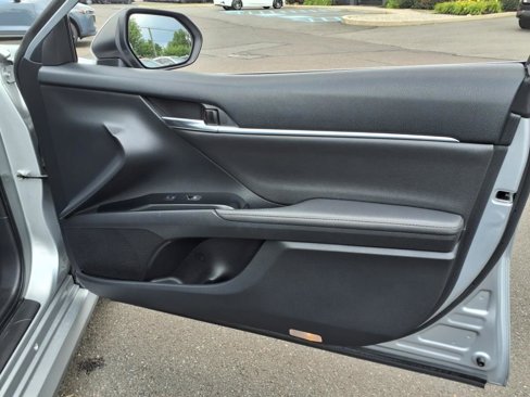 Used 2019 Toyota Camry XLE image 12