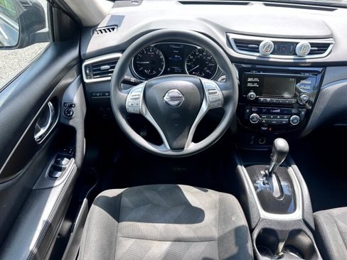 Used 2015 Nissan Rogue SV image 12