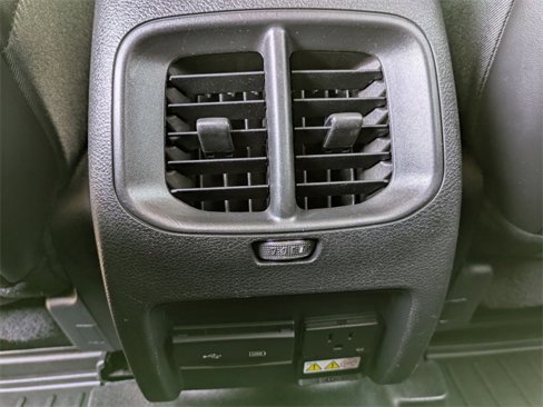 Used 2019 Jeep Cherokee Limited image 23