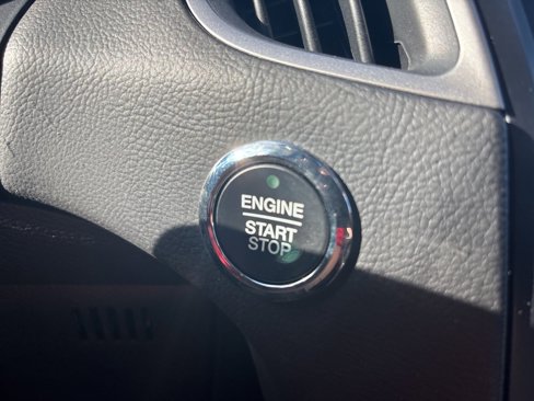 Used 2022 Ford Edge ST-Line image 15