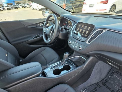 Used 2019 Chevrolet Malibu Hybrid image 12