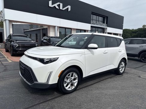 Used 2024 Kia Soul LX w/ Option Group 015 image 1